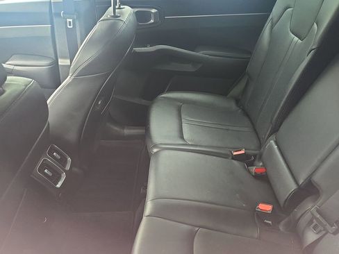 Used 2022 Kia Sorento S FWD image 16