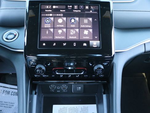 New 2025 Jeep Grand Cherokee L Laredo image 18