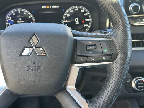 Used 2024 Mitsubishi Outlander SEL image 14