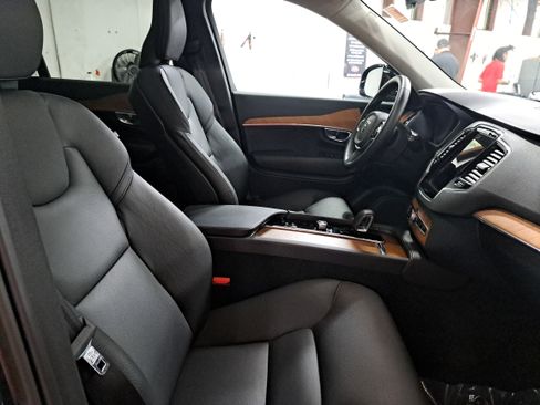 Used 2023 Volvo XC90 B6 Plus w/ Protection Package Premier AWD/4WD image 10