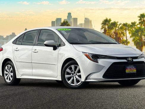 Used 2023 Toyota Corolla LE image 2