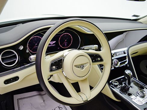 Used 2024 Bentley Flying Spur Azure AWD/4WD image 24