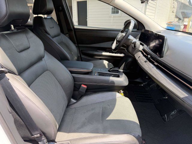 Used 2024 Nissan Ariya AWD image 12