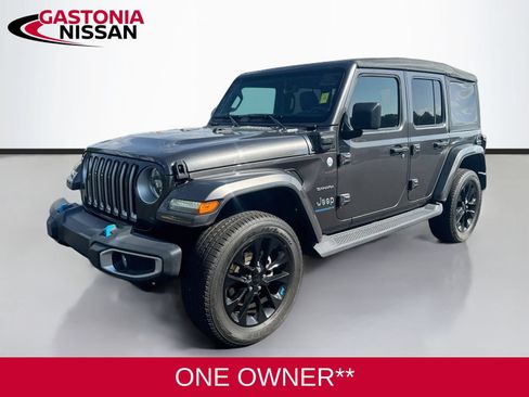 Used 2023 Jeep Wrangler Unlimited Sahara AWD/4WD image 3