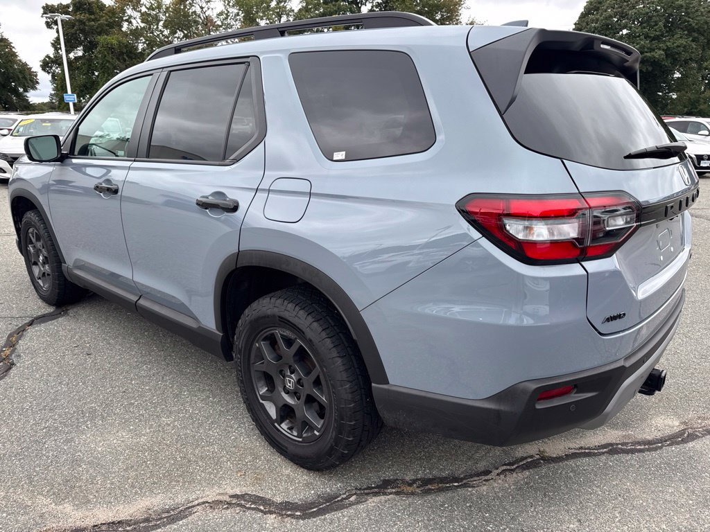 Used 2024 Honda Pilot TrailSport image 8