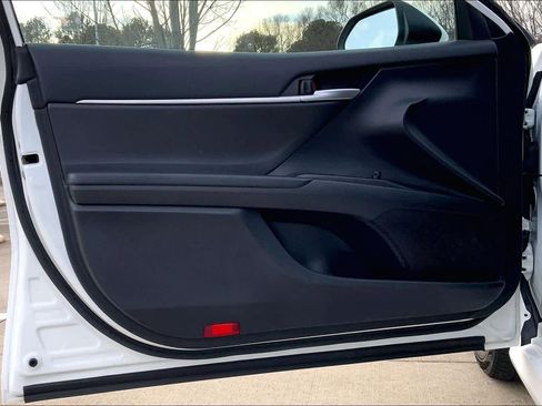 Used 2023 Toyota Camry LE image 21