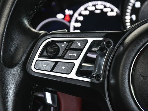 Used 2023 Porsche Cayenne Turbo S image 38