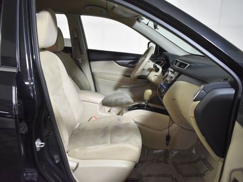 Used 2014 Nissan Rogue SV AWD/4WD image 32