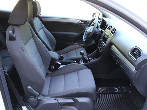 Used 2012 Volkswagen Golf 2-Door FWD image 17
