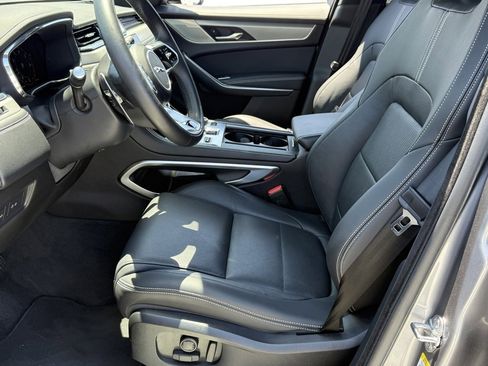 Used 2025 Jaguar F-PACE R-Dynamic S image 11