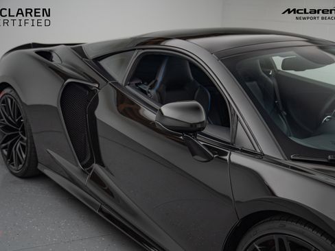 Used 2023 McLaren GT image 3