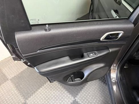 Used 2020 Jeep Grand Cherokee Limited AWD/4WD image 36