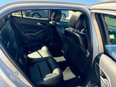 Used 2018 Mercedes-Benz GLA 250 4MATIC image 25