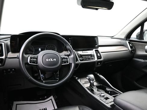 Certified 2022 Kia Sorento X-Line EX AWD/4WD image 11