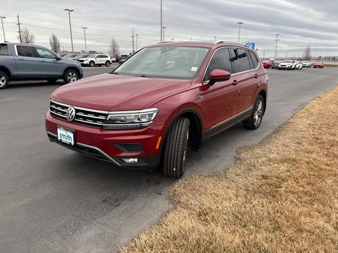 Used 2018 Volkswagen Tiguan SEL Premium image 7