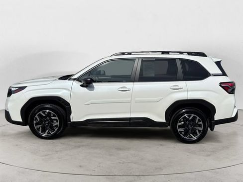 Certified 2025 Subaru Forester Premium AWD/4WD image 2