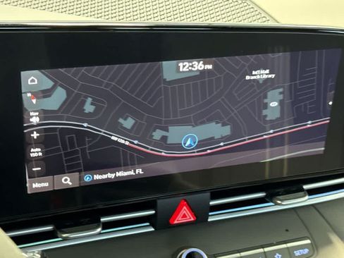 Used 2024 Hyundai Elantra SEL FWD image 18