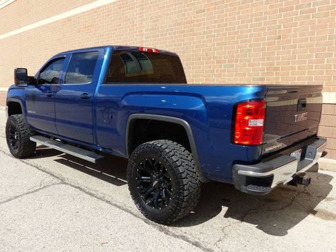 Used 2018 GMC Sierra 3500 SLE w/ SLE Preferred Package AWD/4WD image 6