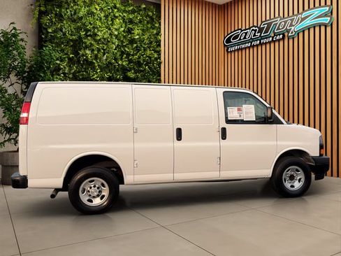 Used 2021 Chevrolet Express 2500 RWD image 6