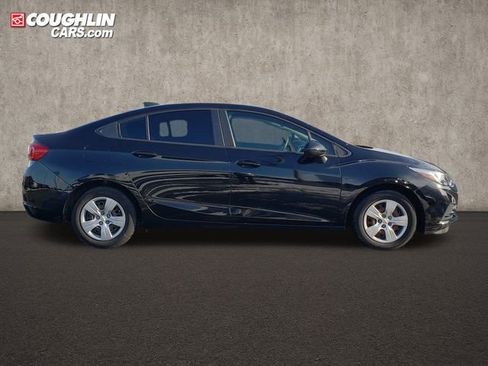 Used 2017 Chevrolet Cruze LS image 8