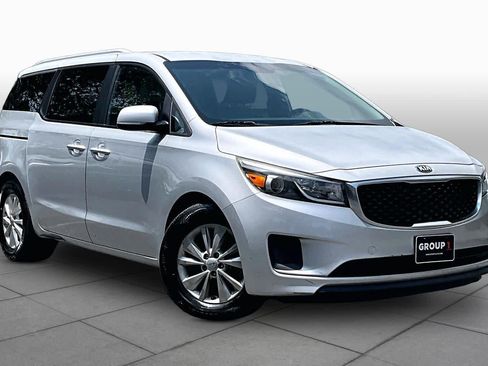 Used 2016 Kia Sedona LX w/ LX Convenience Package FWD image 3