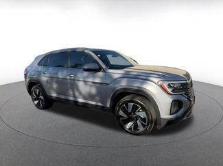 Used 2025 Volkswagen Atlas Cross Sport SE video 2