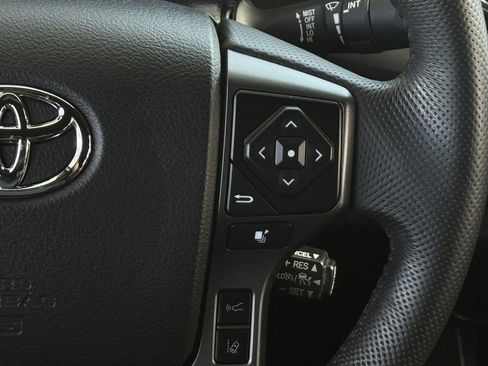 Used 2021 Toyota Tacoma TRD Off-Road w/ TRD Premium Off Road Package AWD/4WD image 15