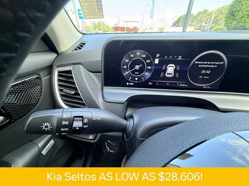 Used 2026 Kia Seltos SX AWD/4WD image 25