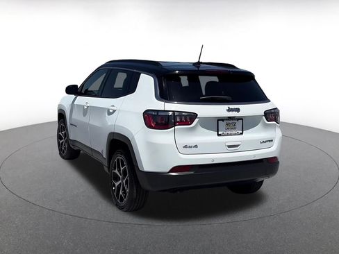 Used 2025 Jeep Compass Limited AWD/4WD image 11