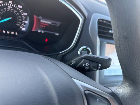 Used 2020 Ford Fusion SE image 22