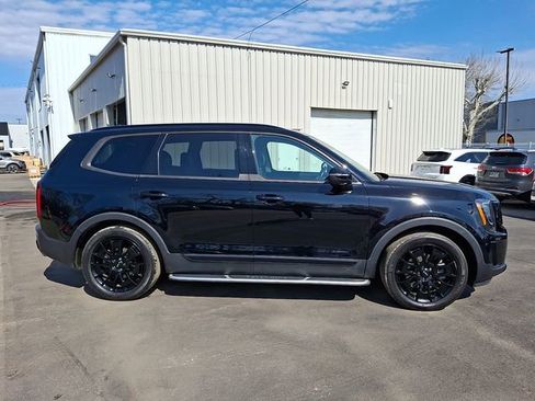 Certified 2022 Kia Telluride EX w/ EX Premium Package AWD/4WD image 7