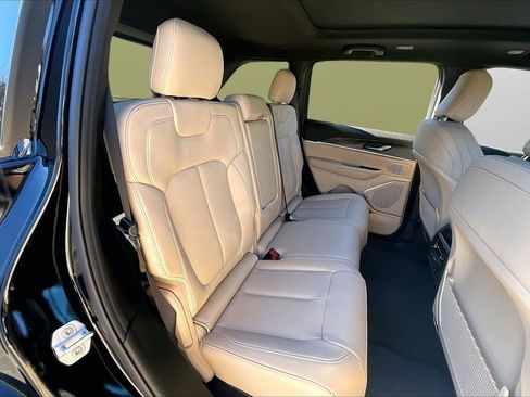 New 2026 Jeep Grand Cherokee Limited w/ Luxury Tech Group II AWD/4WD image 22