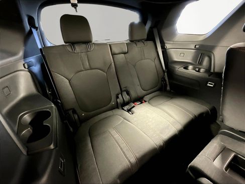 Used 2025 Honda Pilot Sport image 26