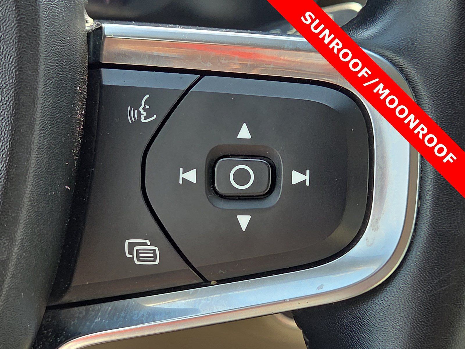 Used 2023 Volvo XC40 B4 Ultimate FWD image 22
