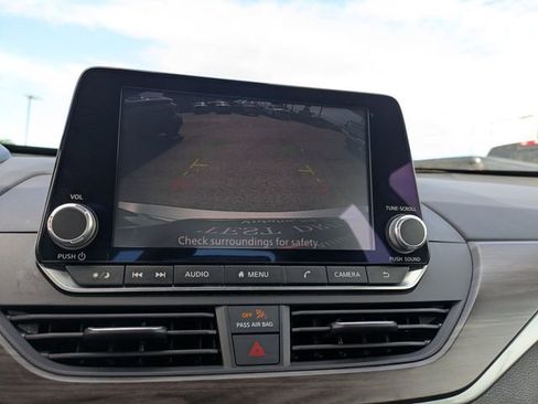Used 2024 Nissan Altima 2.5 SV FWD image 21
