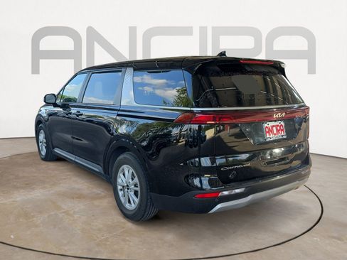 Used 2022 Kia Carnival LX FWD image 5
