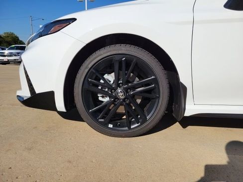 New 2026 Toyota Camry Hybrid w/ Multimedia Upgrade Package image 16