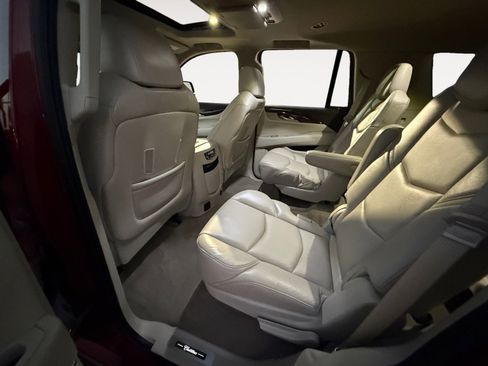 Used 2016 Cadillac Escalade Premium image 16