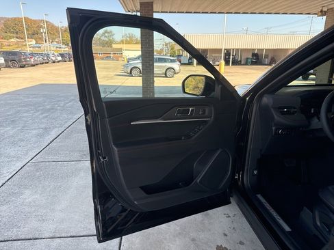 New 2026 Ford Explorer ST-Line w/ ST-Line Street Pack image 16