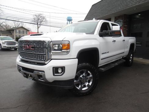 Used 2019 GMC Sierra 3500 Denali w/ Duramax Plus Package image 26