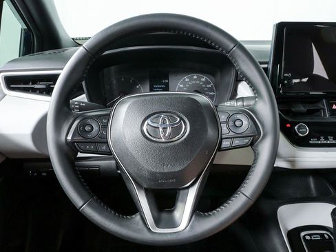 Used 2025 Toyota Corolla SE FWD image 9