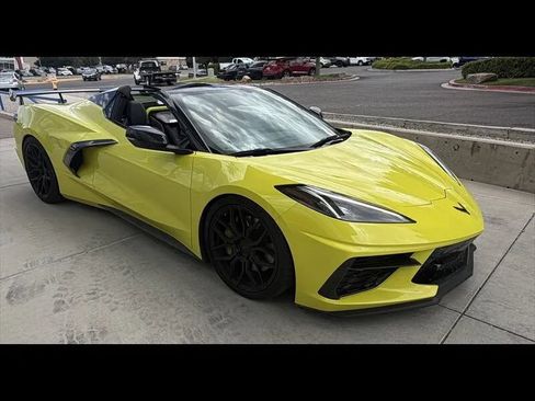 Used 2023 Chevrolet Corvette Stingray Premium Conv w/ Z51 Performance Package RWD image 3