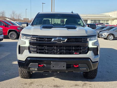 Used 2024 Chevrolet Silverado 1500 LT Trail Boss image 2