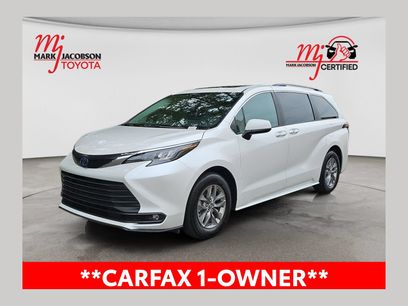 Used 2025 Toyota Sienna XLE