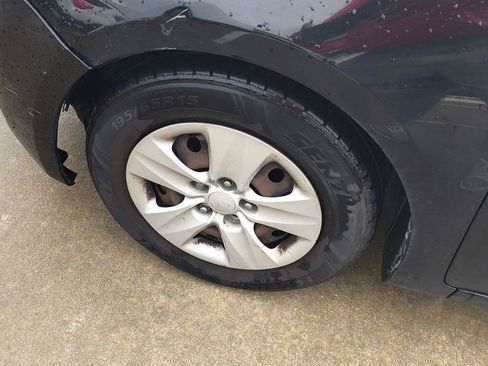 Used 2015 Kia Forte LX w/ Popular Package FWD image 8