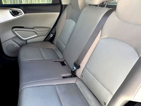 Used 2022 Kia Soul LX image 23