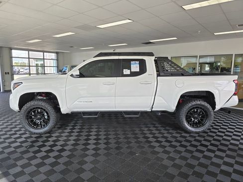New 2026 Toyota Tacoma SR5 AWD/4WD image 8