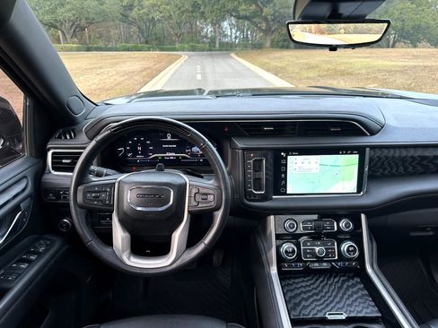 Used 2023 GMC Yukon Denali w/ Denali Reserve Package image 42