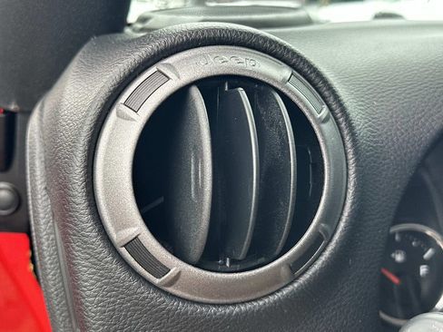 Used 2017 Jeep Wrangler Unlimited Sport AWD/4WD image 30