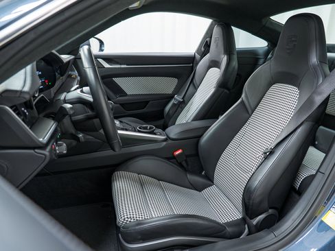 Used 2023 Porsche 911 Sport Classic RWD image 5